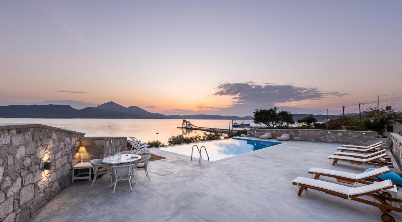 Anemi Suites Adamantas  Exterior photo