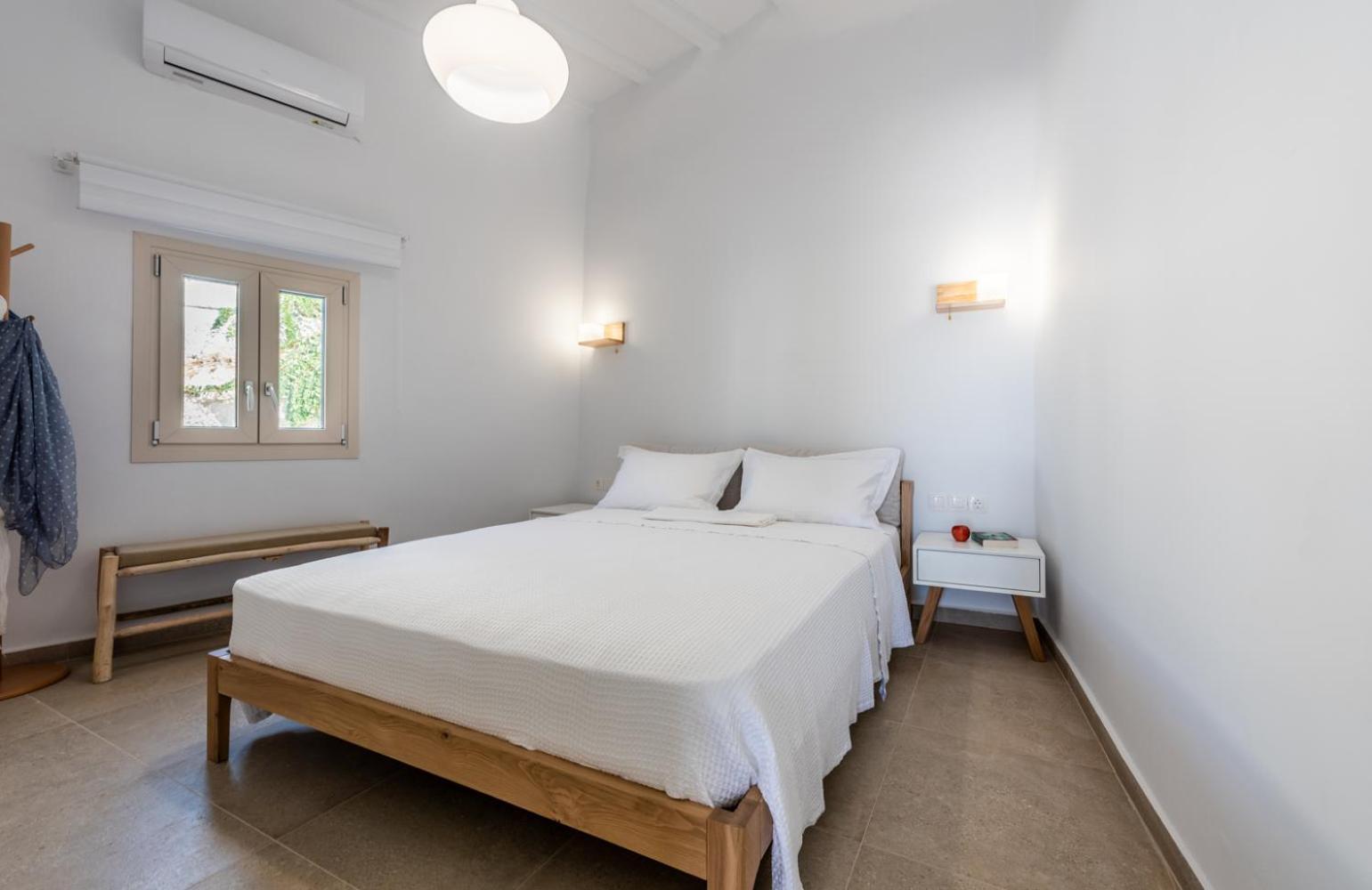 Anemi Suites Adamantas  Room photo